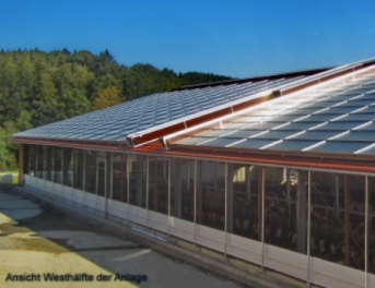 1300 m2 Luftkollektoren: Trocknen Holzhackschnitzel und Heuballen mit Sonnenenergie