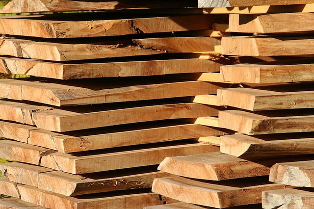 Enquête sur la transformation du bois : Augmentation de l’utilisation de bois indigène en Suisse